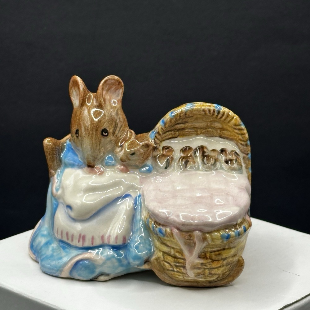 VTG Beatrix Potter's Hunca Munca & Babies Figurine F‎ Warne & Co. Royal Doulton